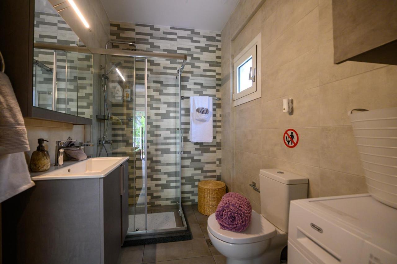 Chic Apartment In Nature, 5-Min Walk To The Beach Kalamata Exterior foto