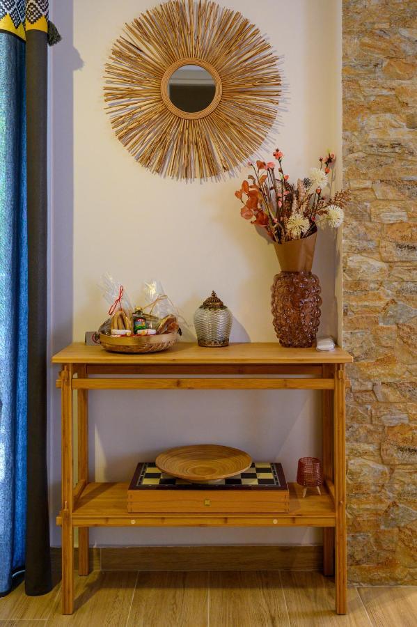 Chic Apartment In Nature, 5-Min Walk To The Beach Kalamata Exterior foto